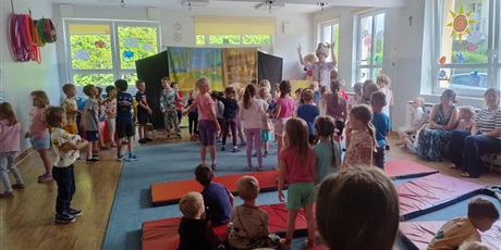 Powiększ grafikę: teatrzyk-reksio-i-jego-przygody-635056.jpg
