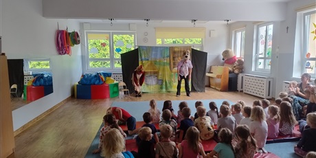 Powiększ grafikę: teatrzyk-reksio-i-jego-przygody-635059.jpg