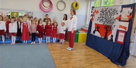 Powiększ grafikę: uroczysty-apel-z-okazji-swieta-niepodleglosci-653582.jpg