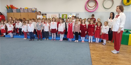 Powiększ grafikę: uroczysty-apel-z-okazji-swieta-niepodleglosci-653584.jpg