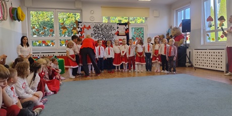 Powiększ grafikę: uroczysty-apel-z-okazji-swieta-niepodleglosci-653585.jpg