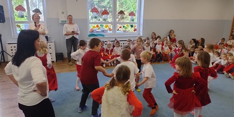 Powiększ grafikę: uroczysty-apel-z-okazji-swieta-niepodleglosci-653597.jpg