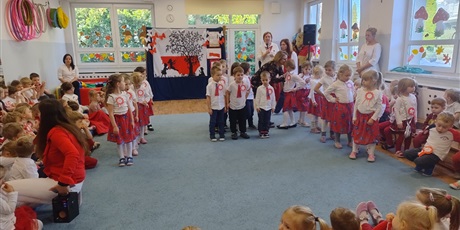 Powiększ grafikę: uroczysty-apel-z-okazji-swieta-niepodleglosci-653600.jpg