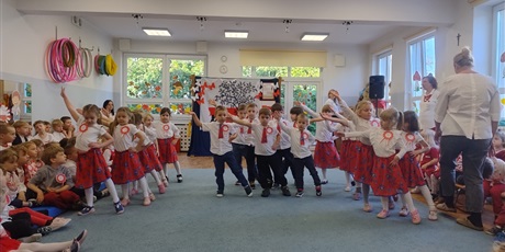 Powiększ grafikę: uroczysty-apel-z-okazji-swieta-niepodleglosci-653602.jpg