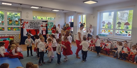 Powiększ grafikę: uroczysty-apel-z-okazji-swieta-niepodleglosci-653606.jpg