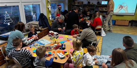 Powiększ grafikę: warsztaty-swiateczne-z-rodzicami-660658.jpg