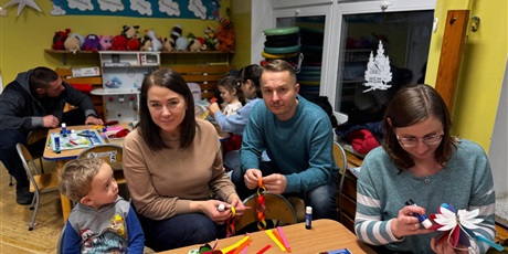 Powiększ grafikę: warsztaty-swiateczne-z-rodzicami-660660.jpg