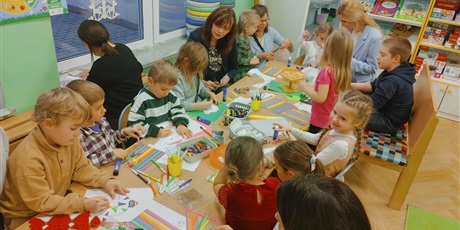 Powiększ grafikę: warsztaty-swiateczne-z-rodzicami-661826.jpg
