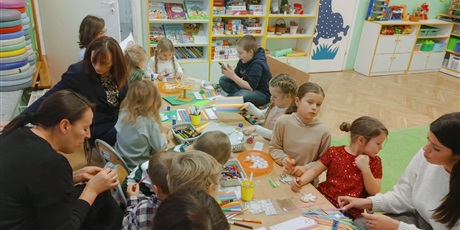 Powiększ grafikę: warsztaty-swiateczne-z-rodzicami-661827.jpg