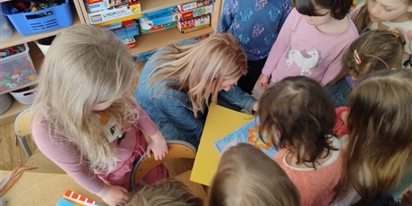 Powiększ grafikę: warsztaty-z-fundacja-na-pomoscie-milosci-614870.jpg