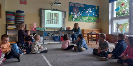 Powiększ grafikę: warsztaty-z-fundacja-na-pomoscie-milosci-615459.jpg
