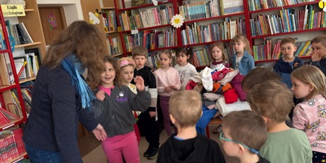 Powiększ grafikę: wyjscie-do-biblioteki-szkolnej-691046.jpg