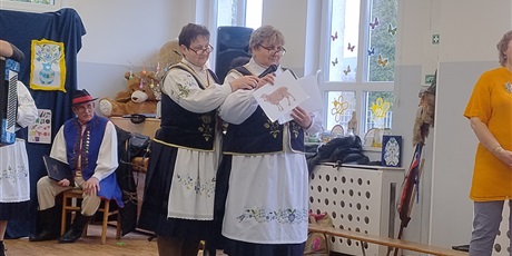Powiększ grafikę: wystep-kaszubskiego-choru-strzelenka-z-tuchomia-682090.jpg