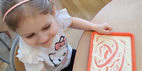 Powiększ grafikę: zabawy-sensoryczne-669722.jpg