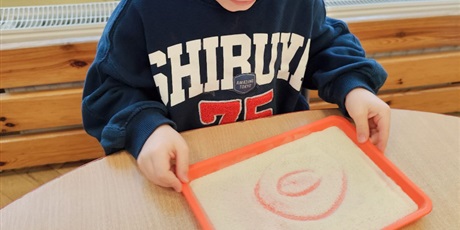 Powiększ grafikę: zabawy-sensoryczne-669725.jpg