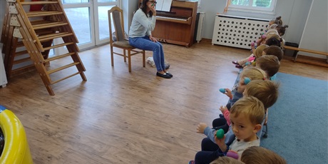 Powiększ grafikę: zabawy-umuzykalniajace-642127.jpg