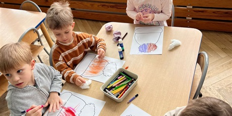 Powiększ grafikę: zabawy-w-czasie-ferii-670956.jpg