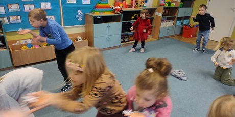 Powiększ grafikę: zabawy-w-czasie-ferii-671237.jpg