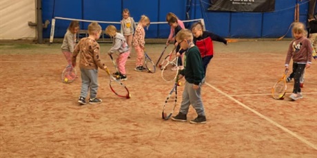 Powiększ grafikę: zajecia-tenis-ziemny-689063.jpg