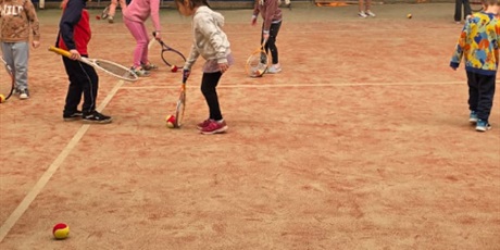 Powiększ grafikę: zajecia-tenis-ziemny-689066.jpg