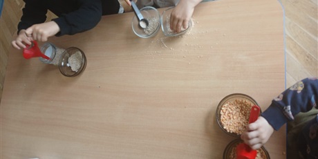 Powiększ grafikę: zajecia-z-elementami-metody-montessori-619897.jpg