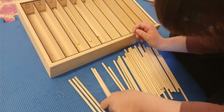 Powiększ grafikę: zajecia-z-elementami-metody-montessori-619917.jpg