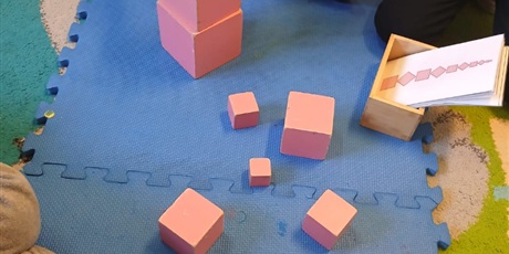 Powiększ grafikę: zajecia-z-elementami-metody-montessori-619919.jpg