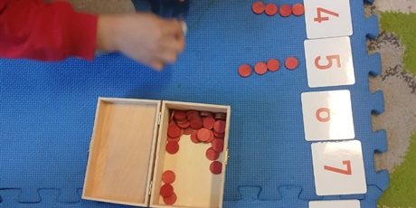 Powiększ grafikę: zajecia-z-elementami-metody-montessori-619922.jpg