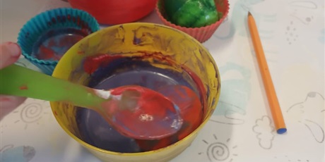 Powiększ grafikę: zajecia-z-pedagogiem-rewalidacja-terapia-pedagogiczna-i-program-sensoryczna-zabawa-zmysly-udoskonala-620882.jpg