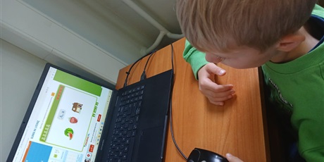 Powiększ grafikę: zajecia-z-pedagogiem-rewalidacja-terapia-pedagogiczna-i-program-sensoryczna-zabawa-zmysly-udoskonala-623573.jpg