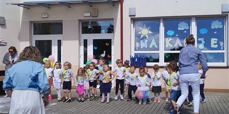 Powiększ grafikę: zakonczenie-roku-przedszkolnego-632037.jpg
