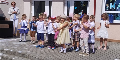 Powiększ grafikę: zakonczenie-roku-przedszkolnego-632042.jpg