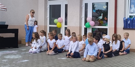 Powiększ grafikę: zakonczenie-roku-przedszkolnego-632043.jpg