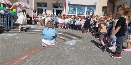 Powiększ grafikę: zakonczenie-roku-przedszkolnego-632065.jpg