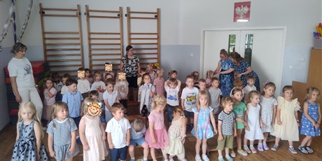 Powiększ grafikę: zakonczenie-roku-przedszkolnego-706780.jpg