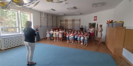 Powiększ grafikę: zakonczenie-roku-przedszkolnego-706800.jpg