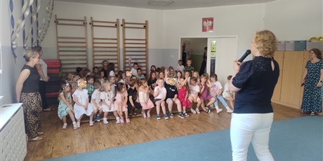 Powiększ grafikę: zakonczenie-roku-przedszkolnego-706842.jpg