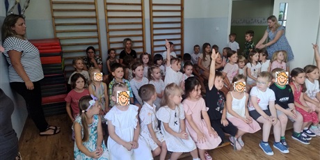 Powiększ grafikę: zakonczenie-roku-przedszkolnego-706843.jpg