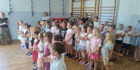 Powiększ grafikę: zakonczenie-roku-przedszkolnego-706850.jpg