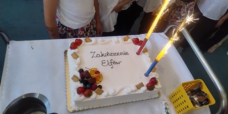 Powiększ grafikę: zakonczenie-roku-zerowka-706507.jpg