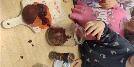 Powiększ grafikę: zakwas-z-burakow-program-zielonej-edukacji-hevelianum-662857.jpg