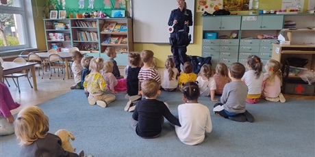 Powiększ grafikę: zawod-policjant-643214.jpg