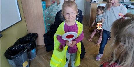 Powiększ grafikę: zawod-policjant-643229.jpg