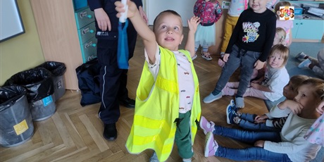 Powiększ grafikę: zawod-policjant-643234.jpg