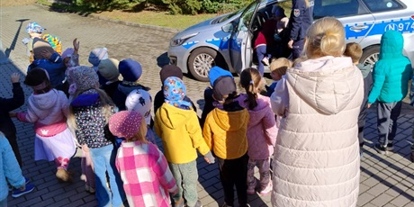 Powiększ grafikę: zawod-policjant-643277.jpg