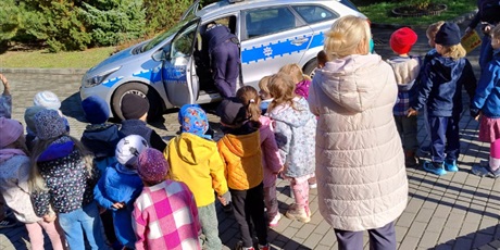 Powiększ grafikę: zawod-policjant-643278.jpg