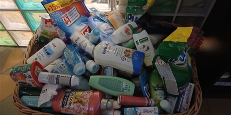 Powiększ grafikę: zbiorka-swiateczna-dla-rodzinnego-domu-dziecka-w-pucu-660649.jpg