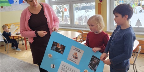 Powiększ grafikę: zimowe-pomaganie-akcja-charytatywna-669754.jpg