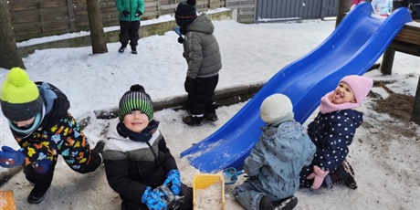 Powiększ grafikę: zimowe-zabawy-669745.jpg