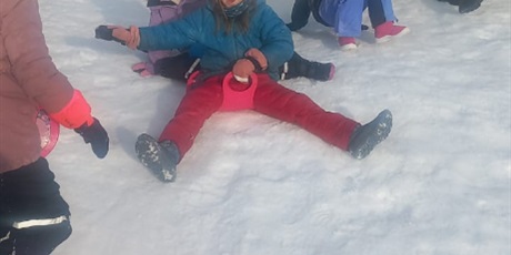 Powiększ grafikę: zimowe-zabawy-670615.jpg